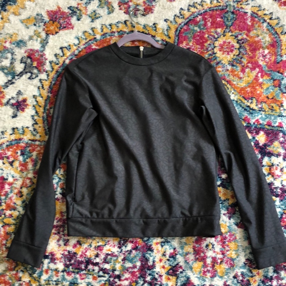 lululemon back zip up crew